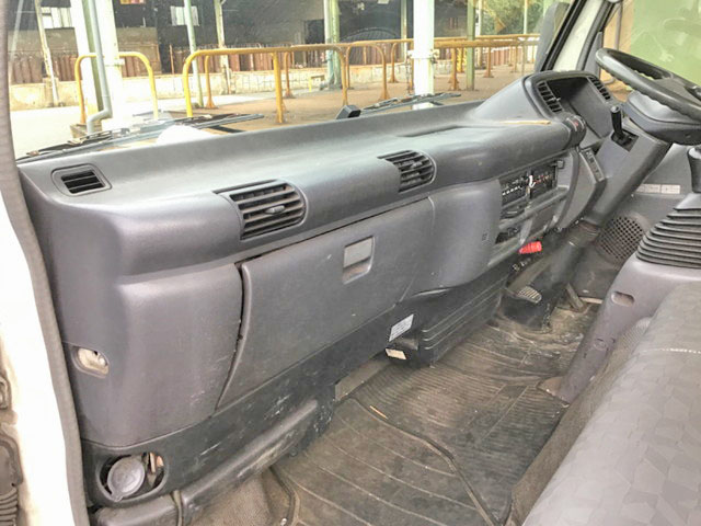 いすゞエルフ平ボディ小型（2t・3t）[写真23]