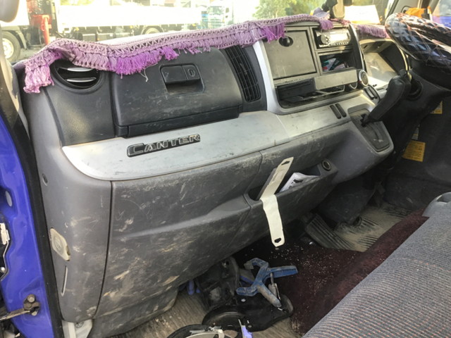 三菱ふそうキャンターダンプ小型（2t・3t）[写真23]