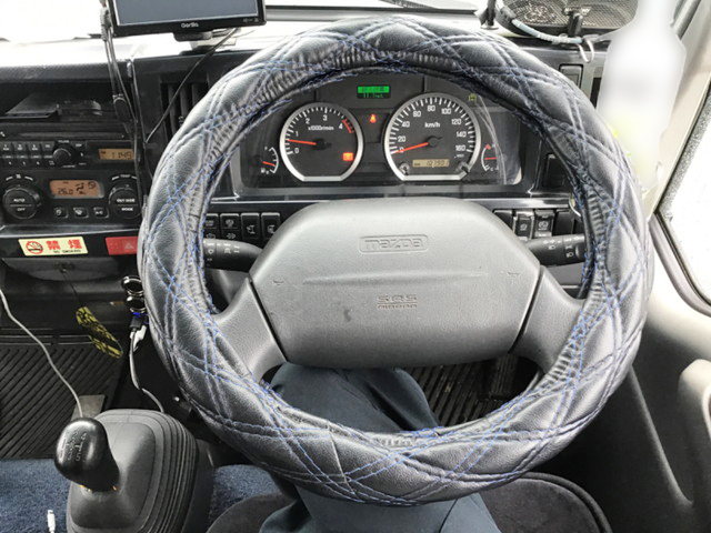 マツダタイタン平ボディ小型（2t・3t）[写真13]