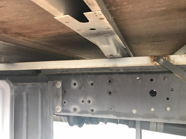 日野デュトロ平ボディ小型（2t・3t）[写真10]