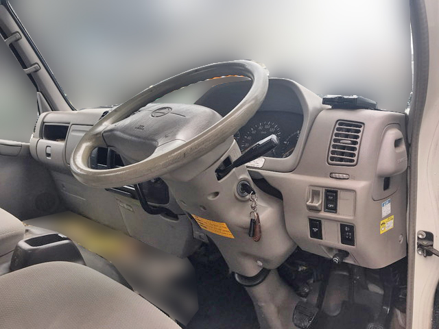 日野デュトロ平ボディ小型（2t・3t）[写真21]