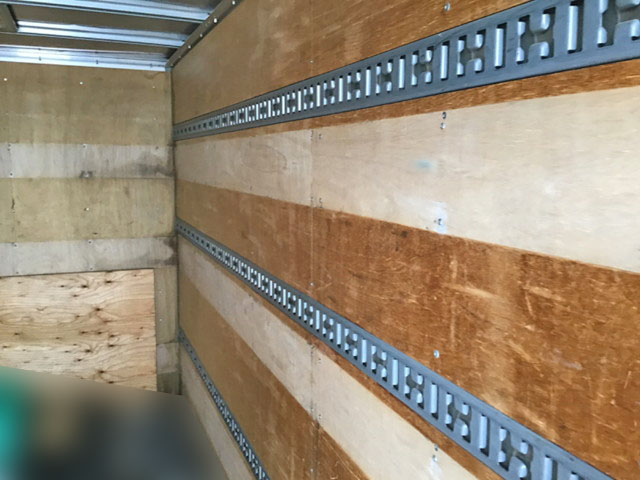 三菱ふそうキャンターアルミバン小型（2t・3t）[写真04]