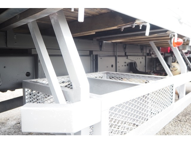 日野レンジャーユニック4段増トン（6t・8t）[写真23]