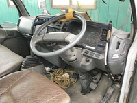 三菱ふそうキャンター高所作業車小型（2t・3t）[写真12]