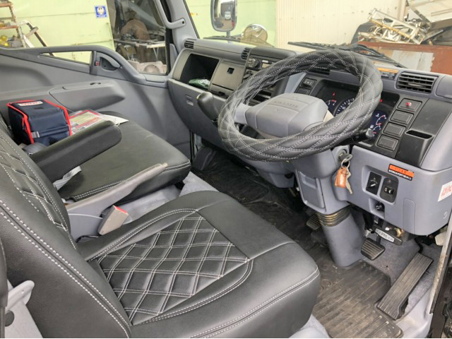 三菱ふそうキャンターユニック4段小型（2t・3t）[写真16]