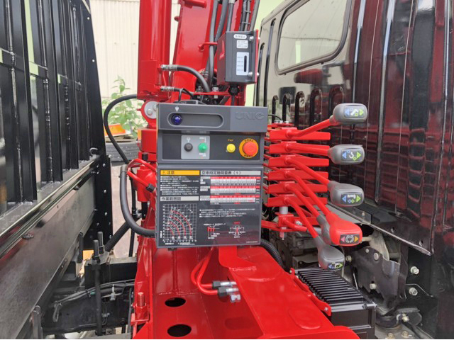 三菱ふそうキャンターユニック4段小型（2t・3t）[写真08]