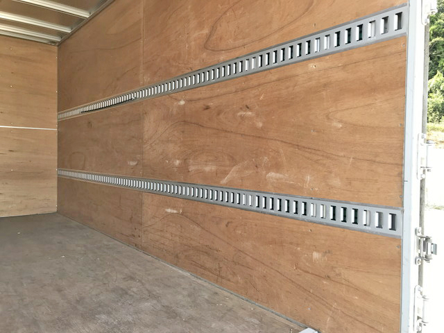 いすゞエルフアルミバン小型（2t・3t）[写真14]