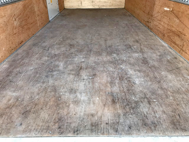 いすゞエルフアルミバン小型（2t・3t）[写真15]