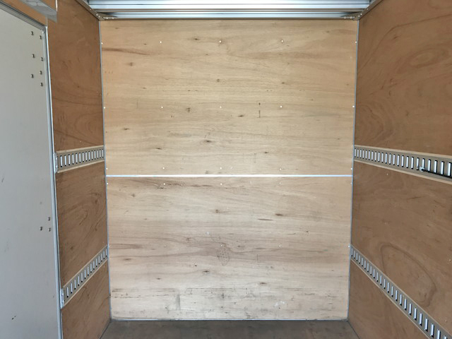 いすゞエルフアルミバン小型（2t・3t）[写真16]