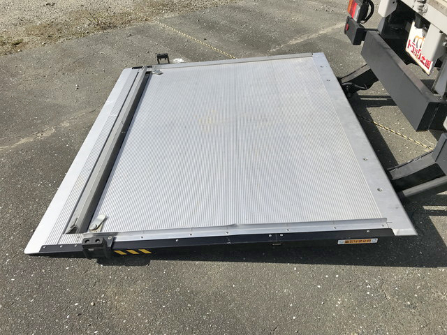 いすゞエルフアルミバン小型（2t・3t）[写真18]