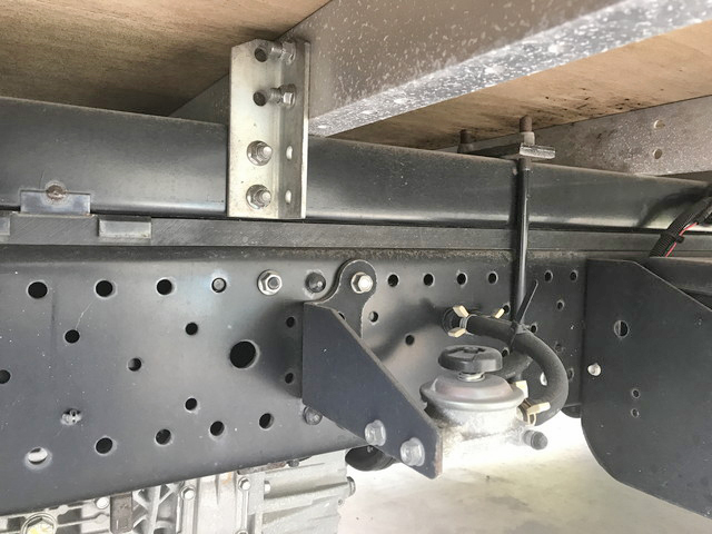 いすゞエルフアルミバン小型（2t・3t）[写真23]