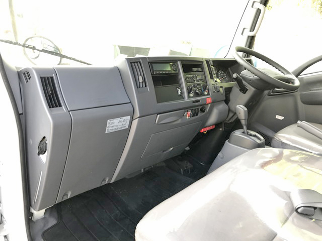 いすゞエルフアルミバン小型（2t・3t）[写真31]