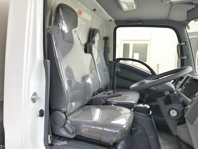 いすゞエルフアルミバン小型（2t・3t）[写真33]