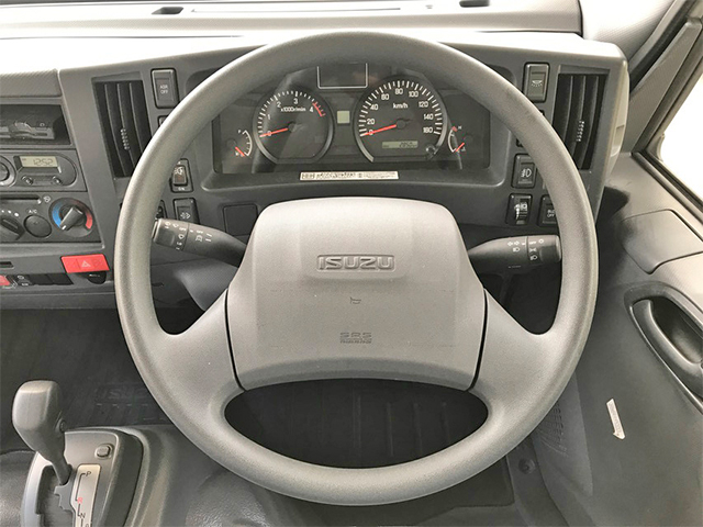 いすゞエルフアルミバン小型（2t・3t）[写真36]