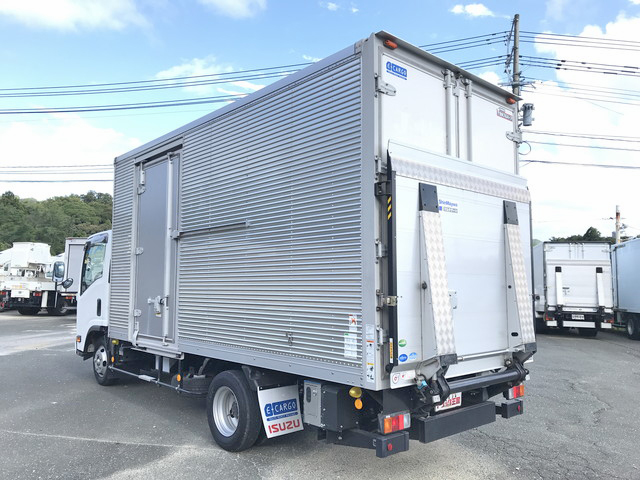 いすゞエルフアルミバン小型（2t・3t）[写真04]