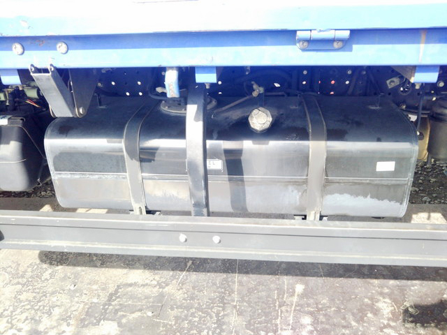 三菱ふそうキャンター平ボディ小型（2t・3t）[写真18]