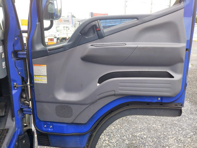 三菱ふそうキャンター平ボディ小型（2t・3t）[写真29]