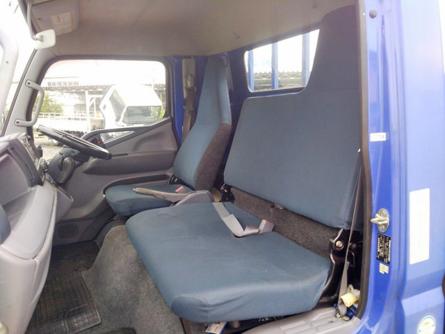三菱ふそうキャンター平ボディ小型（2t・3t）[写真31]