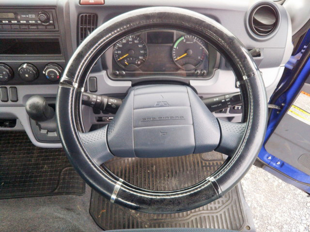 三菱ふそうキャンター平ボディ小型（2t・3t）[写真36]