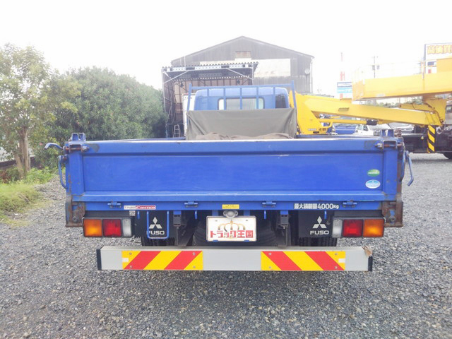 三菱ふそうキャンター平ボディ小型（2t・3t）[写真09]