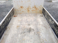 三菱ふそうキャンター平ボディ小型（2t・3t）[写真13]