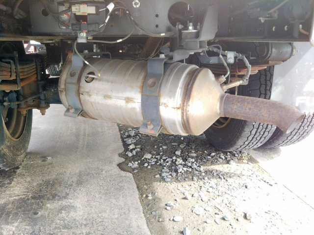 三菱ふそうキャンター平ボディ小型（2t・3t）[写真23]