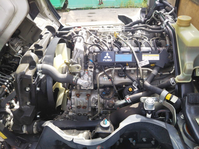 三菱ふそうキャンター平ボディ小型（2t・3t）[写真24]