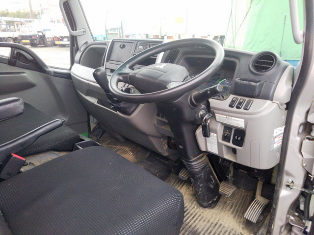 三菱ふそうキャンター平ボディ小型（2t・3t）[写真31]