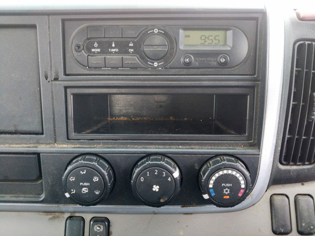 三菱ふそうキャンター平ボディ小型（2t・3t）[写真39]