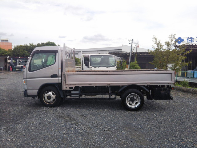 三菱ふそうキャンター平ボディ小型（2t・3t）[写真05]