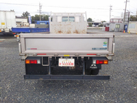 三菱ふそうキャンター平ボディ小型（2t・3t）[写真09]