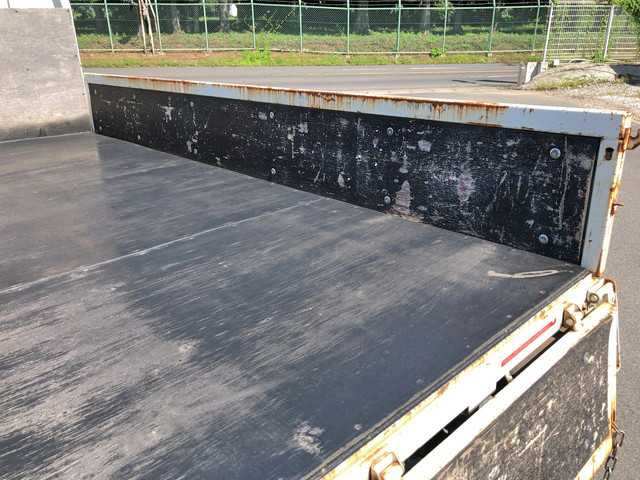 いすゞエルフ平ボディ小型（2t・3t）[写真13]