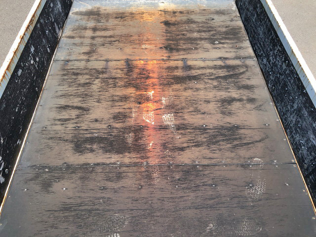 いすゞエルフ平ボディ小型（2t・3t）[写真15]