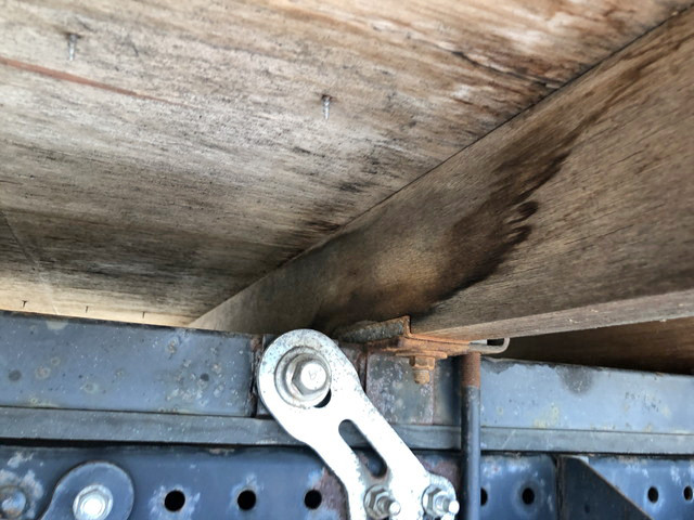 いすゞエルフ平ボディ小型（2t・3t）[写真19]