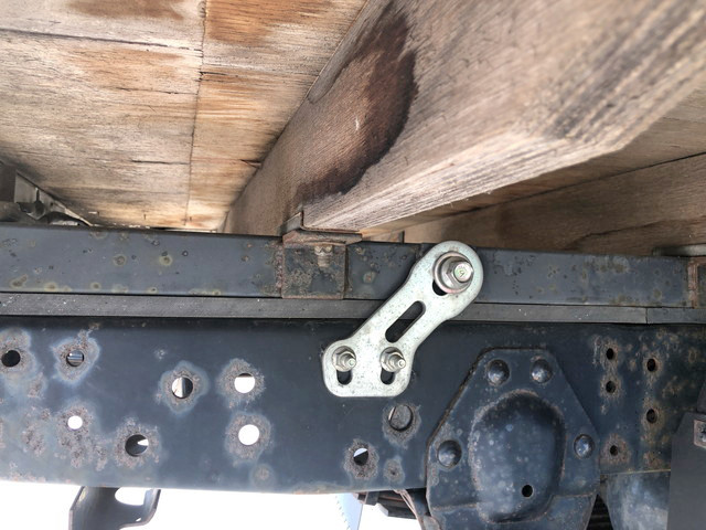 いすゞエルフ平ボディ小型（2t・3t）[写真20]