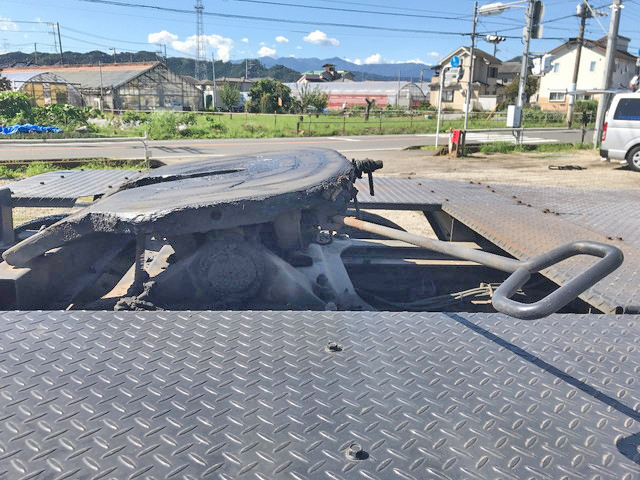 UDトラックスクオントレーラーヘッド（トラクターヘッド）大型（10t）[写真12]