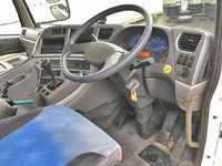 UDトラックスクオントレーラーヘッド（トラクターヘッド）大型（10t）[写真33]