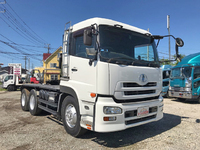 UDトラックスクオントレーラーヘッド（トラクターヘッド）大型（10t）[写真03]