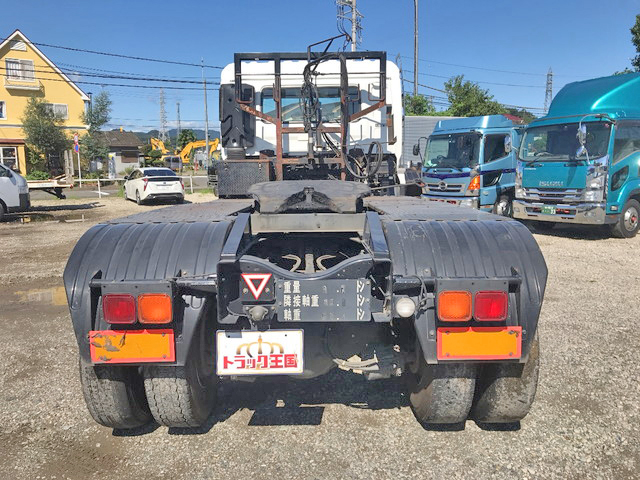 UDトラックスクオントレーラーヘッド（トラクターヘッド）大型（10t）[写真09]