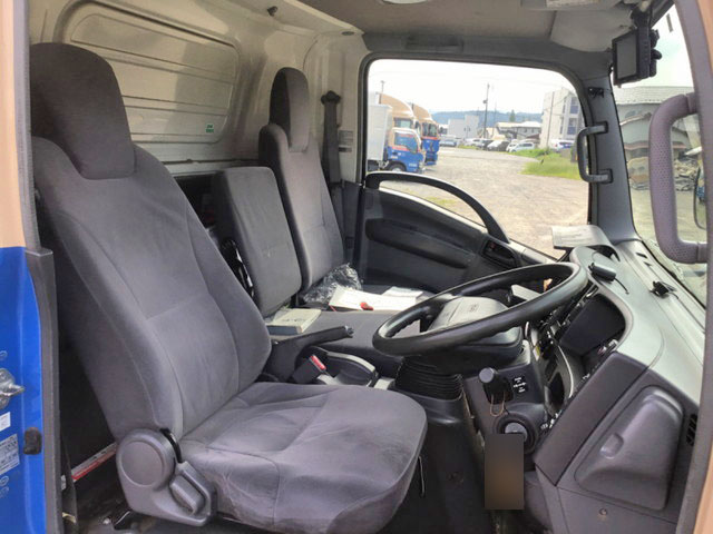 いすゞエルフアルミウイング小型（2t・3t）[写真22]