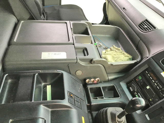 いすゞギガアルミウイング大型（10t）[写真30]