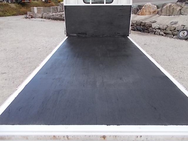 いすゞエルフ平ボディ小型（2t・3t）[写真11]