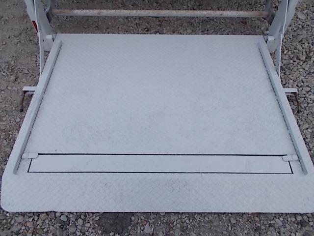 いすゞエルフ平ボディ小型（2t・3t）[写真12]