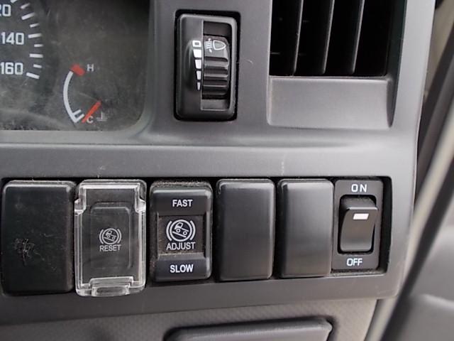 いすゞエルフ平ボディ小型（2t・3t）[写真32]