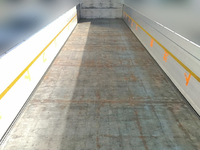 三菱ふそうスーパーグレートアルミウイング大型（10t）[写真12]