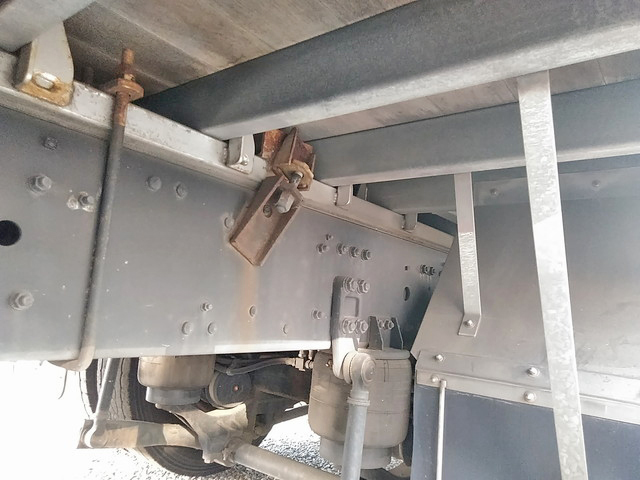 三菱ふそうスーパーグレートアルミウイング大型（10t）[写真20]