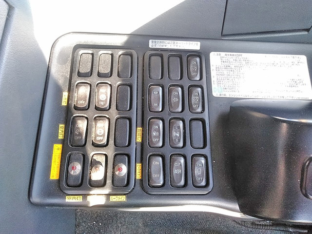 三菱ふそうスーパーグレートアルミウイング大型（10t）[写真34]