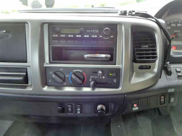 日野レンジャークレーン3段中型（4t）[写真15]