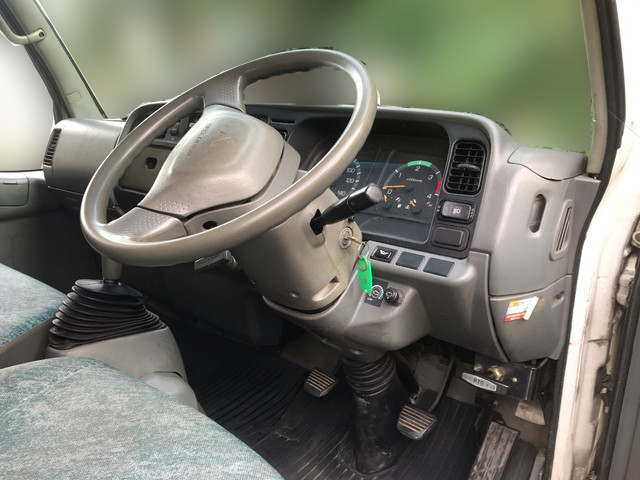 三菱ふそうキャンターユニック5段小型（2t・3t）[写真34]