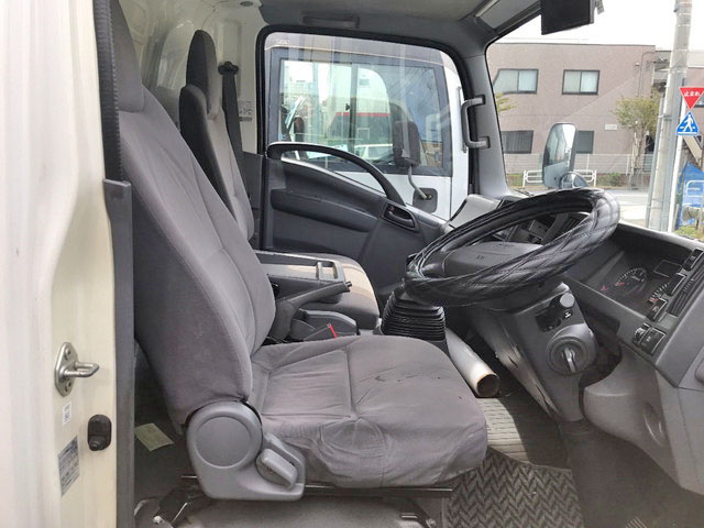 いすゞエルフ冷凍車（冷蔵車）小型（2t・3t）[写真10]